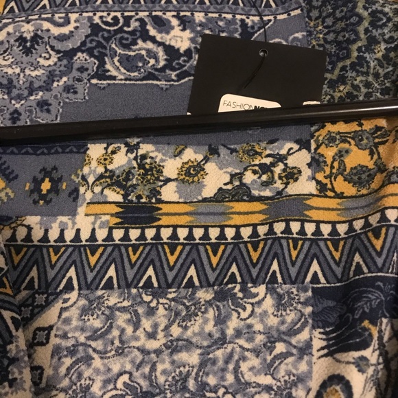 Top - Picture 2 of 4